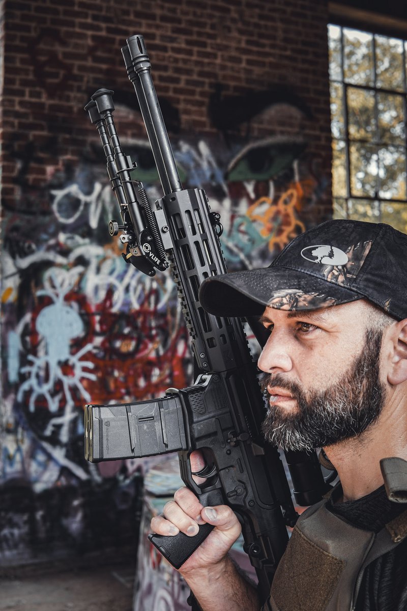 SilvershadowAdv's tweet image. Double Barrel AR15 is a perfect training tool, it weighs more but still has the capacity to shoot individually or simultaneously.  #silvershadow #dbrsnake #gilboarifle #tacticalgames