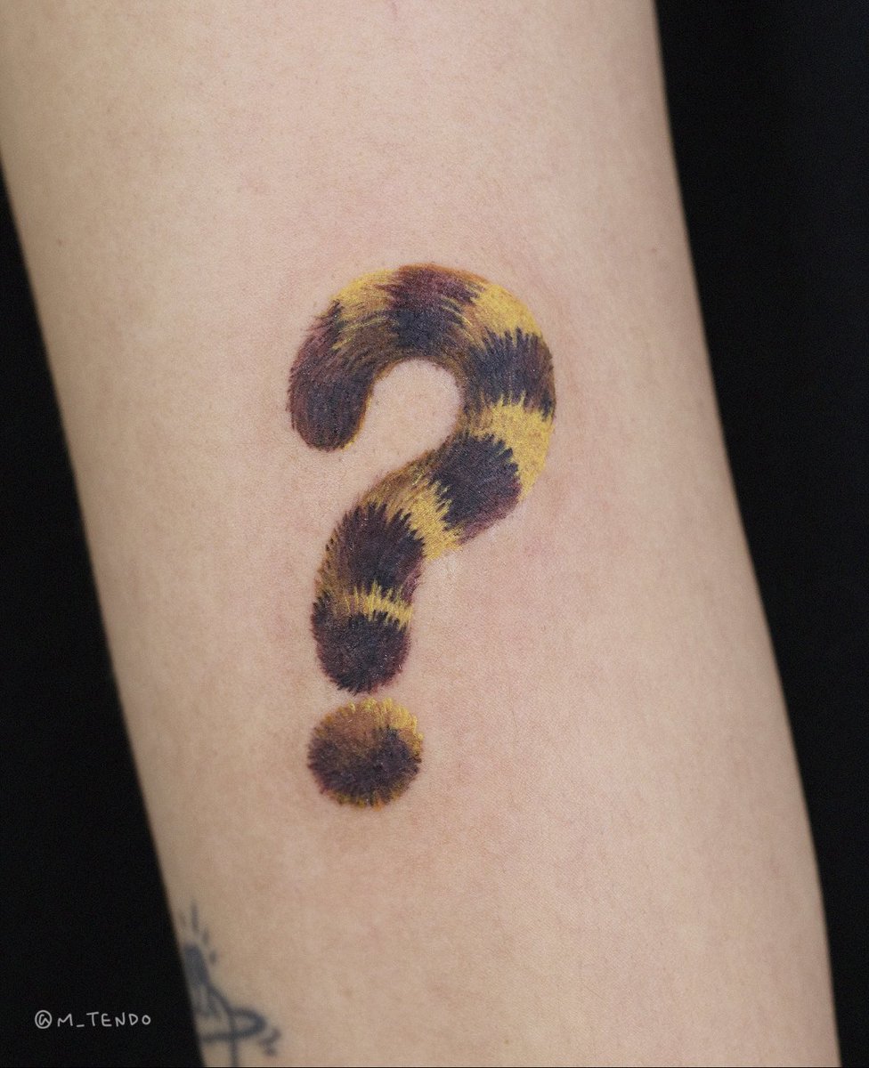 친구 강아지가 블루멀 모종이지만 
이름이 범범이라서 범 털로 만든 타투 🐅