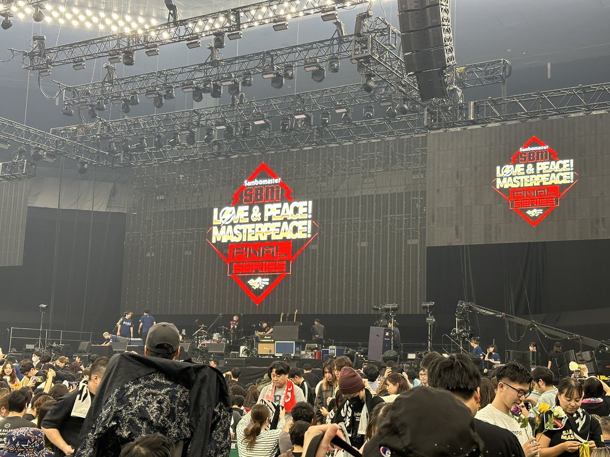 yu_iroha's tweet photo. 余韻に浸りながら、おうちでお酒🥃
サンボマスター最高すぎる✨
DVDも来年のツアーも、楽しみすぎてやばい☺️
ツアーは出来れば長女の受験終わったあたりにお願いしたい😂
#サンボマスター
#sambomaster
#日本武道館 https://t.co/E6wBqwRaqS
