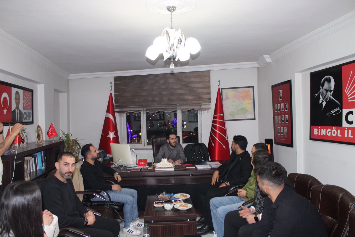 Bingöl ziyaretimizi gerçekleştirdik. 

Gençlik Kolları İl Başkanımız <a href="/ahmtbckn/">AHMET BÖÇKÜN</a> , yönetim kurulu üyelerimiz ve kurultay delegelerimiz ile kıymetli yol arkadaşlarımız ile bir araya geldik.

Nazik ağırlamalarından ötürü Bingöl Gençlik Kollarımıza teşekkür ederim. Birlikte
