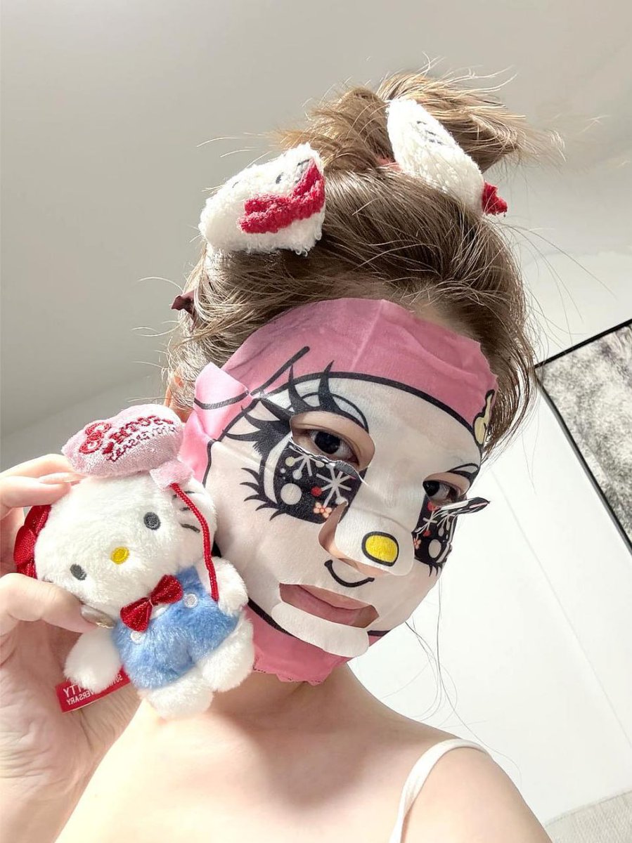 swenserez's tweet photo. Mask /selfie https://t.co/ObBL73BzbA