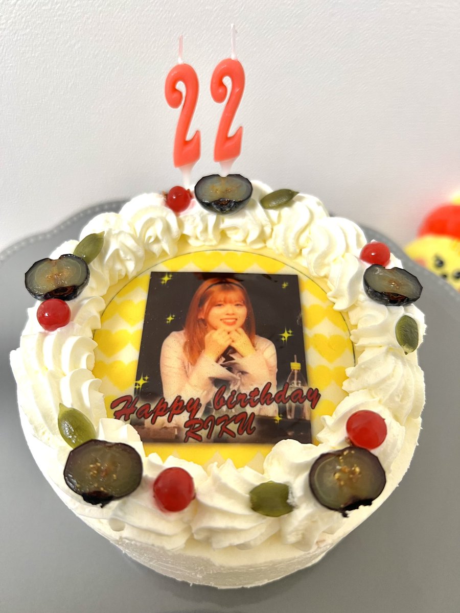 Nicole03machu's tweet photo. リクちゃんお誕生日おめでとう💛

いつもいつもありがとう😊
22歳もニコニコ笑顔で過ごしてね😌

これからもずーっと輝き続けるリクちゃんを応援するよ〜🫶

リクちゃんにとって、とてもとても素敵な一年になりますよーに🐿️💛

#HappyRIKUDay
#この世界でRIKUと出逢えた奇跡
#NiziU #RIKU_bubble 
#RIKU