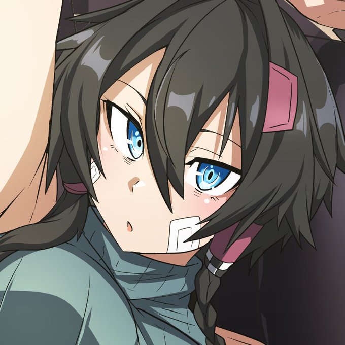 優里ちゃんは薄ピンク
雨月咲子ちゃんは赤 