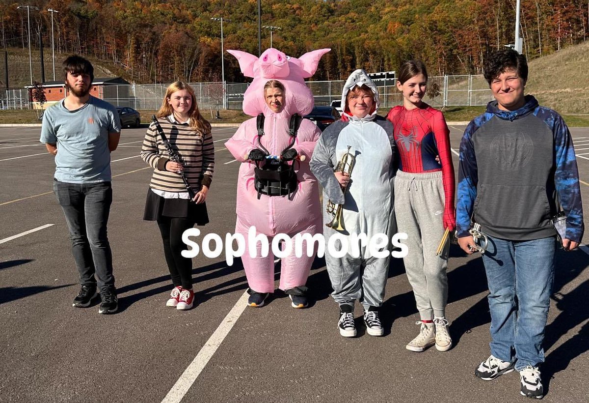 Concord7049's tweet photo. Hoover Band Halloween practice https://t.co/YFSpqTT4K6