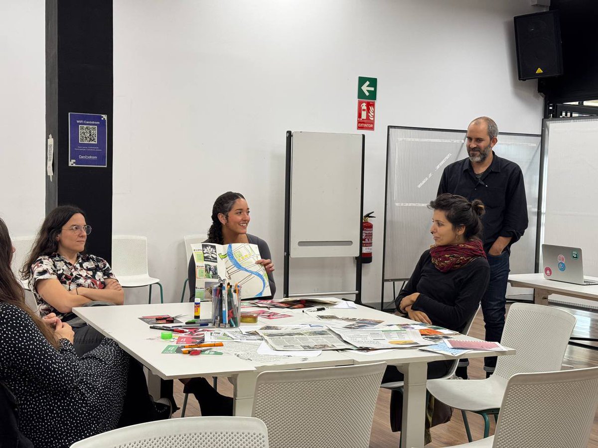 #DecidimFest24 | Este caluroso verano es uno de los más frescos del resto de nuestras vidas 🌬️

Un taller en el que hemos explorado el diseño especulativo en formato fanzine para imaginar salidas a la crisis climática. 

Más aquí 👉 meta.decidim.org/conferences/De…