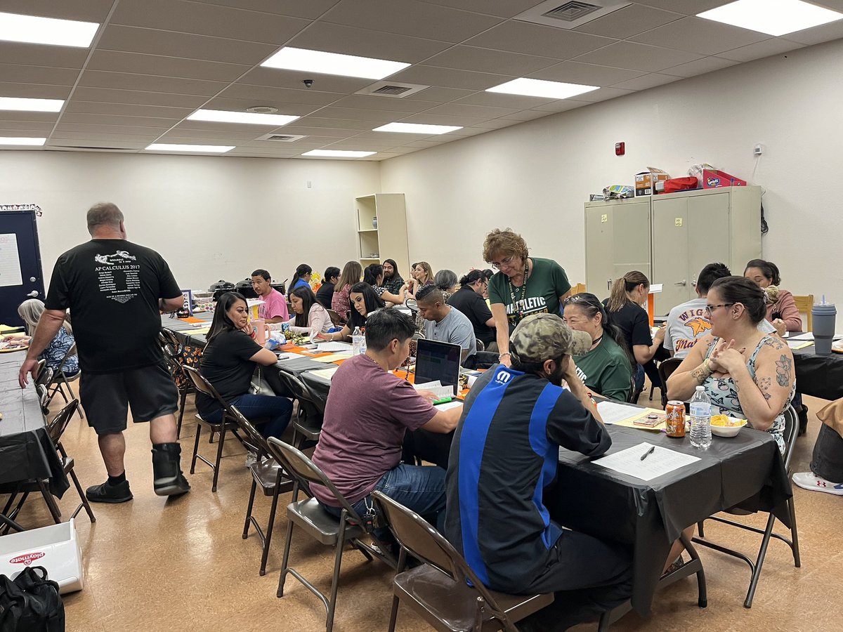 fanchen2007's tweet photo. Dozens of math coaches, volunteers and hundreds of middle school students attended the local middle school math meet last night. I love spending my time with these wonderful math community. 6 of my current college students volunteered in the event. https://t.co/QbjVovCJ3t
