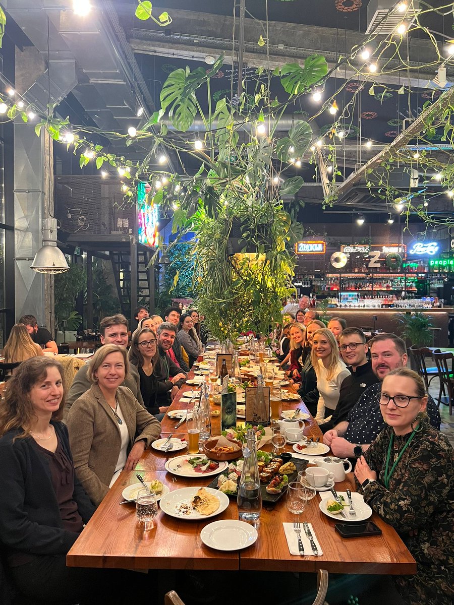ESCPNews's tweet photo. YESCP dinner during our #ESCPKrakow24 was a success! 28 young participants (or young by heart) attended, there was a lot of networking and exchange of knowledge and experiences. 

#clinicalpharmacy #YESCP #knowledge #networking https://t.co/qXpxUQZdSj