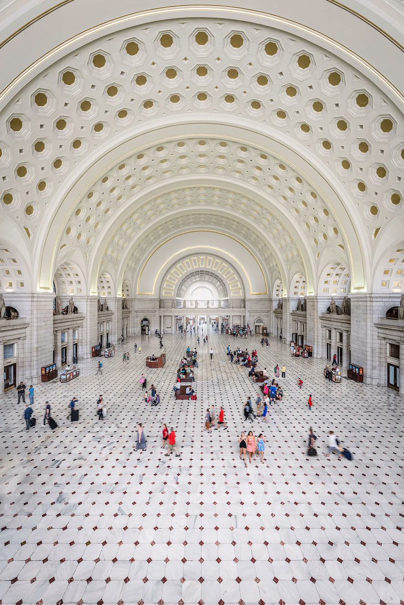IconicSettings's tweet photo. 22/ Union Station - Washington, DC, USA 🇺🇸

Union Station is a historic Beaux-Arts railway station opened in 1907, known for its grand hall, impressive vaulted ceiling, and role as a major transportation hub in the United States. https://t.co/Rj3xjWjZXq