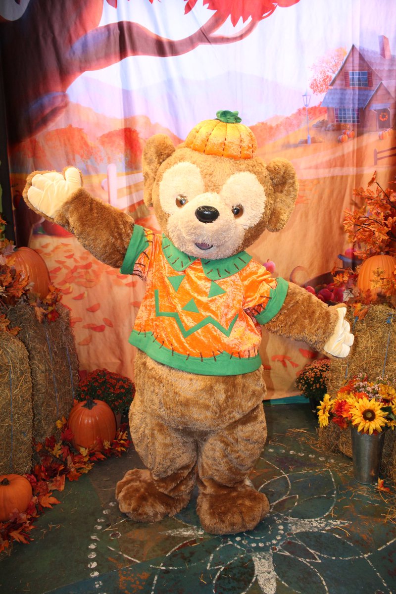 CharactersPBlog's tweet photo. Coming up next: Duffy the Disney Bear during the Disney Vacation Club
MOONLIGHT MAGIC event last night! We don’t recall ever seeing him at Disney’s Animal Kingdom Theme Park. 🎃🍂
#DisneyParks
#dvc #moonlightmagic https://t.co/4oDChNUrWh