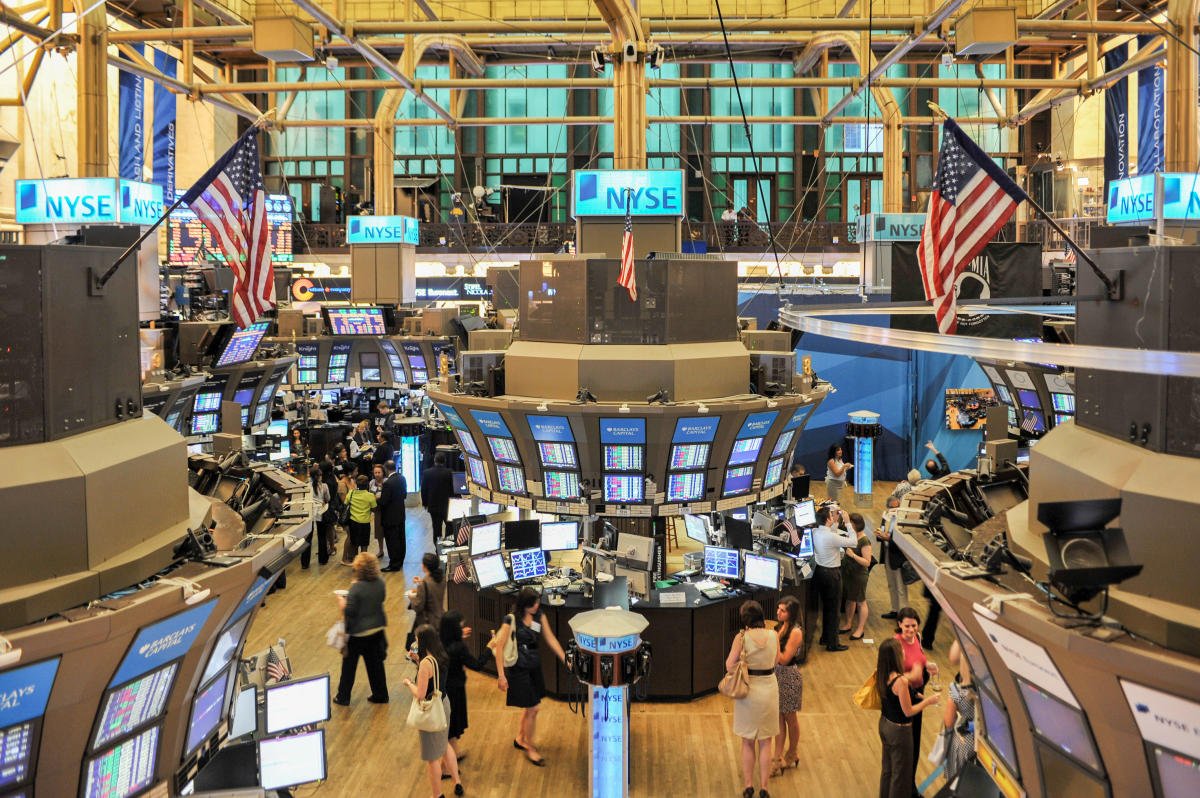 *NEW YORK STOCK EXCHANGE ANNOUNCES IT WILL EXTEND TRADING HOURS TO 22 HOURS PER DAY FROM 1:30 AM - 11:30 PM EST (CURRENT TRADING HOURS RUN FROM 4:00 AM EST - 8:00 PM EST)