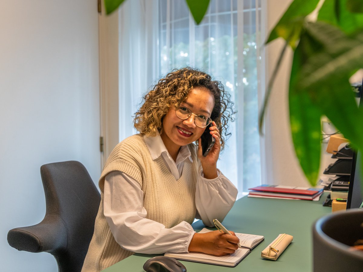 🤳‘Goedemorgen, u belt om zich aan te melden? Zijn jullie bij het Windpark voor onderhoud of voor een storing?’ 

Lees wat onze technisch administrative assistente allemaal doet en hoe haar telefoongesprekken klinken op onze website: greentrust.nl/nieuws/2024-10…

#AssetManagement
