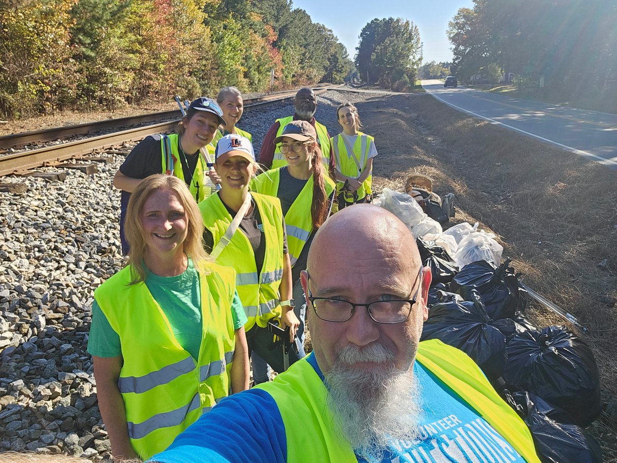 Yesterday, we hosted the annual Durham City and County Employee Big Sweep event. We collected 39 bags of trash and 16 bags of recycling from Camden Avenue and Junction Road!
<a href="/CityofDurhamNC/">CityofDurhamNC</a> <a href="/DurhamCounty/">Durham County, NC</a> <a href="/DurhamBeautiful/">KeepDurhamBeautiful</a>