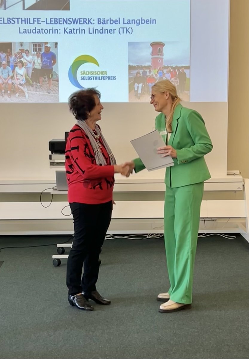 Verleihung Selbsthilfepreis der Ersatzkassen aus #Sachsen 2024 - Herzlichen Glückwunsch an Bärbel Langbein für ihr #Lebenswerk in der SHG der Schlaganfall-Betroffenen "Phönix" #Freital und die vielen großartigen anderen Selbsthilfeprojekte, die heute in #Dresden gewürdigt wurden