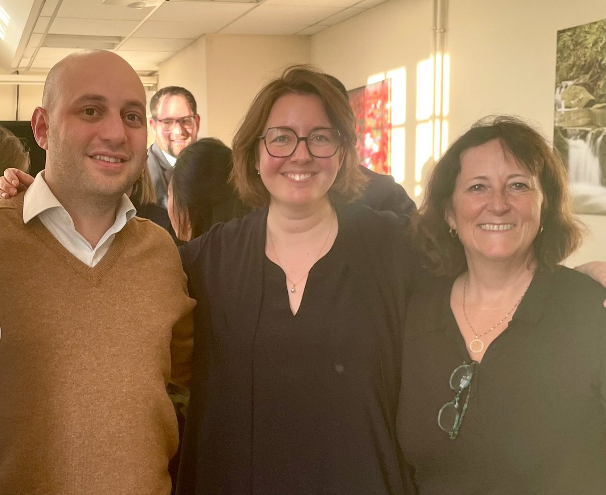 Hugo Bottemanne (@hbottemanne) on Twitter photo 🩺 Belle soutenance de thèse du Dr. Marion Imbault sur la #foetoception à <a href="/MedecineUPSay/">Faculté de Médecine Paris-Saclay</a> !
Sa recherche explore la perception des mouvements du fœtus par la mère au cours de la grossesse, et les liens avec l’intéroception (signaux corporels) et la santé mentale maternelle. 🩺 Belle soutenance de thèse du Dr. Marion Imbault sur la #foetoception à <a href="/MedecineUPSay/">Faculté de Médecine Paris-Saclay</a> !
Sa recherche explore la perception des mouvements du fœtus par la mère au cours de la grossesse, et les liens avec l’intéroception (signaux corporels) et la santé mentale maternelle.