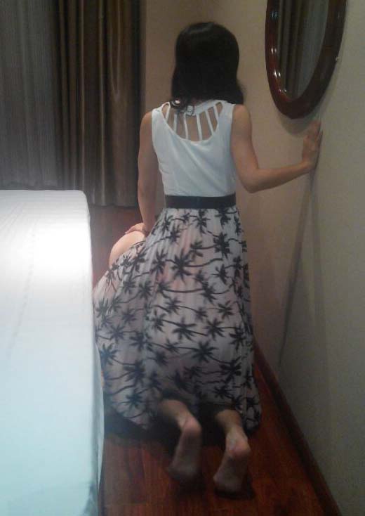 CUCKFEETLOSER's tweet photo. CUCKOLD FOOT SLAVE
#CUCKOLD #FOOTSLAVE #FEMDOM https://t.co/Fi5chn7OAD