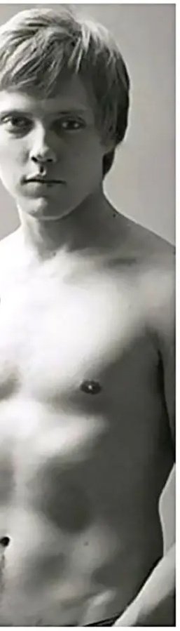 When Christopher Walken was 16, he worked in the circus as a lion tamer. Wish I had seen it, especially if he performed without a shirt. 

One of my favorite actors.