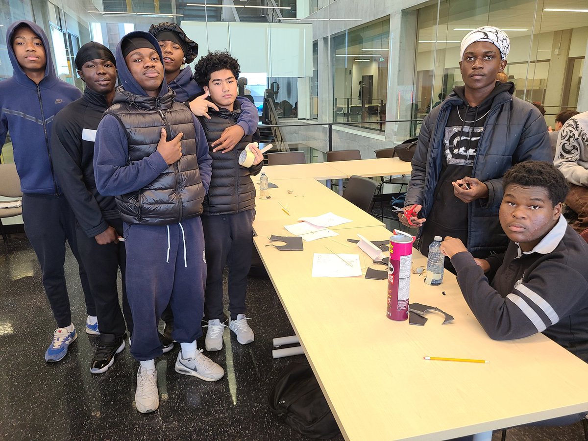 LRaffinOCSB's tweet photo. @ImmaculataOCSB #ICTSHSM students learning about #Engineering #design by creating #wind #turbines @uOMakermobile #whymac https://t.co/h0yWRENcq2