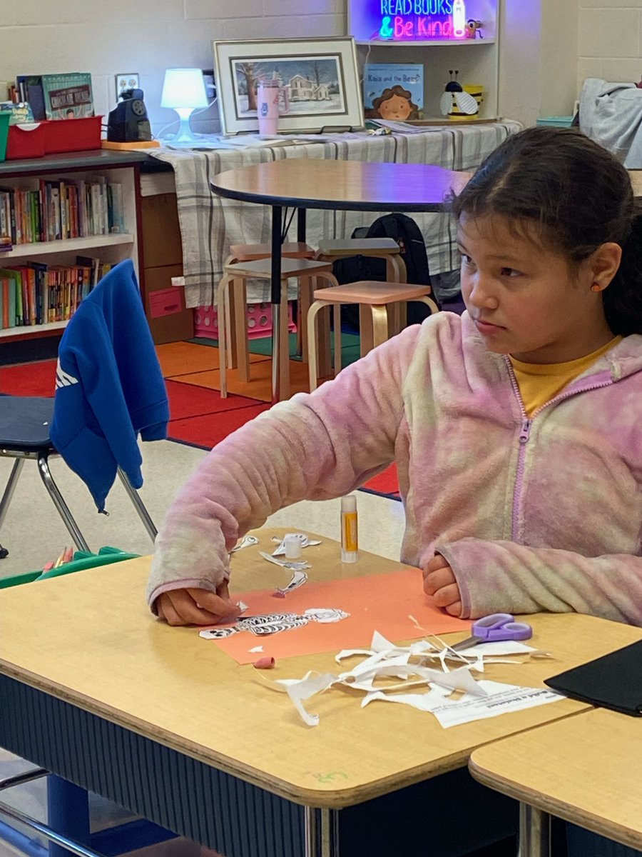 🦴👩‍⚕️ Third graders at Salem Avenue are exploring the skeletal system in CKLA! They assembled skeletons, identified bones and joints, and added cool facts about each part. Future doctors in the making! 🩻📚 #SalemAvenueElementary #FutureDoctors #LearningIsFun