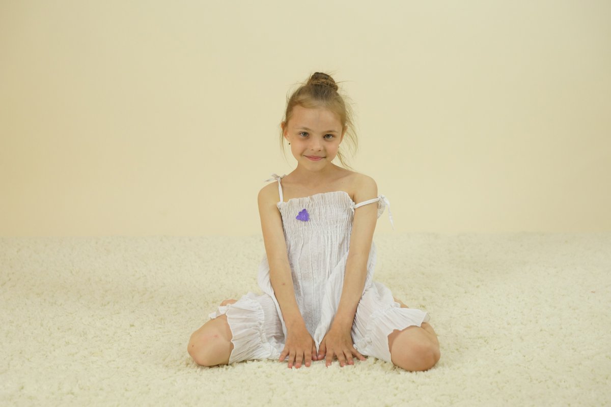 caha_studio's tweet photo. Greetings to al from everyone at Sana
Our beautiful princess Dana then and now ❤️❤️💕
Dana is our Head Choreographer now and is doing very well at passing on her skills to the other girls as the results show in competitions. Visit our links for where you can find us 👌❤️ https://t.co/JVhNgxNnFx