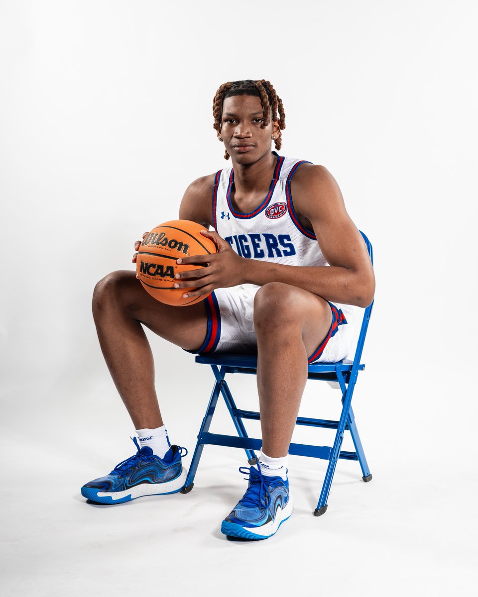 Tennessee State Men's Basketball (@tsutigersmbb) on Twitter photo some selects from media day ๐ธ 
#RoarCity x #D2W some selects from media day ๐ธ 
#RoarCity x #D2W