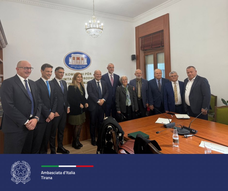 Italy in Albania tweet media