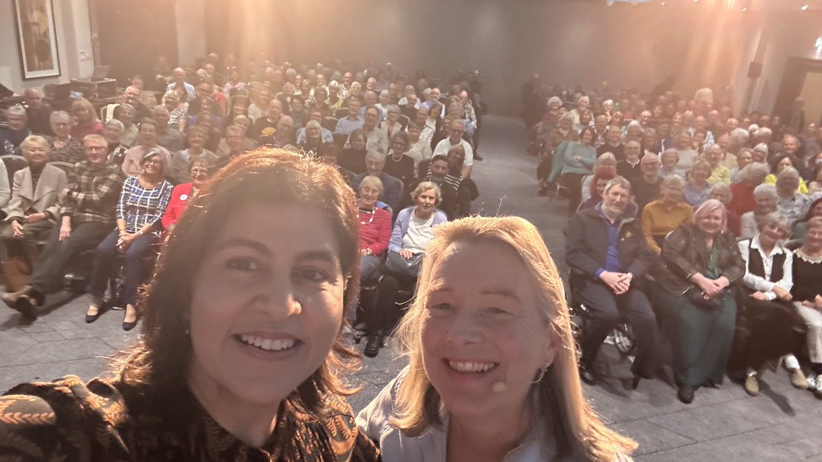 SayeedaWarsi's tweet image. Thank you amazing folk  ⁦@StratLitFest⁩ for giving up your time to take part in honest &amp;amp; open conversations.
We laughed, some cried , others gasped and we had moments of pin drop silence- and we showed how tough subjects can be tackled in the spirit of learning ❤️