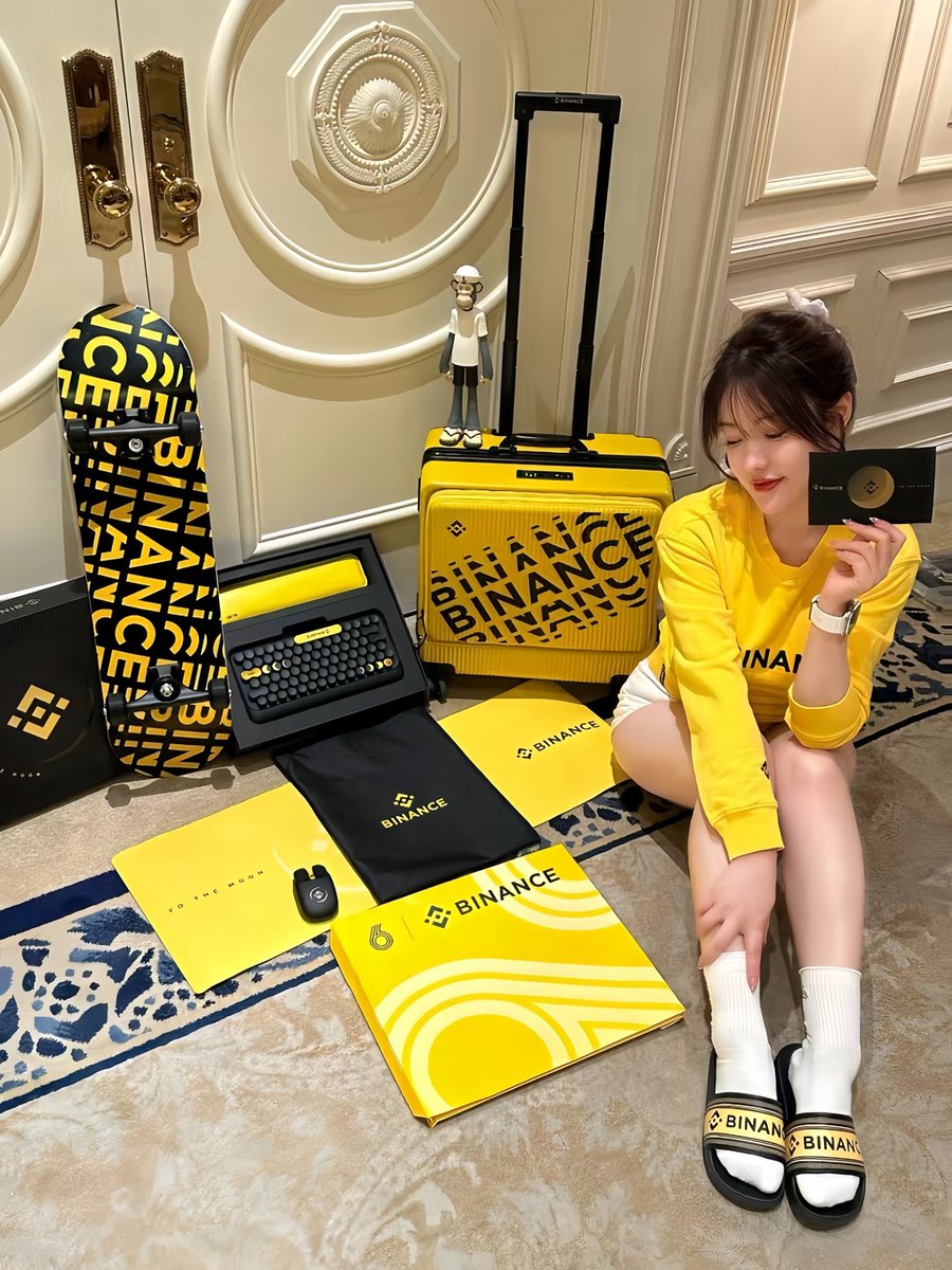 你们一直想要的币安周边来咯！🎁
BB收到了币安5份周边奖励☺️
我自己留一套，好运和大家一起分享❤️

【4份x币安大礼包周边】抽奖🤩
🔸要求：
1️⃣关注 <a href="/binancezh/">币安Binance华语</a> ➕ <a href="/luckybb88/">luckybb</a> 
2️⃣点赞+转发❤️
3️⃣评论区留言“为何想要币安周边”

⏰10月29号开奖｜注意查收｜过期作废喔