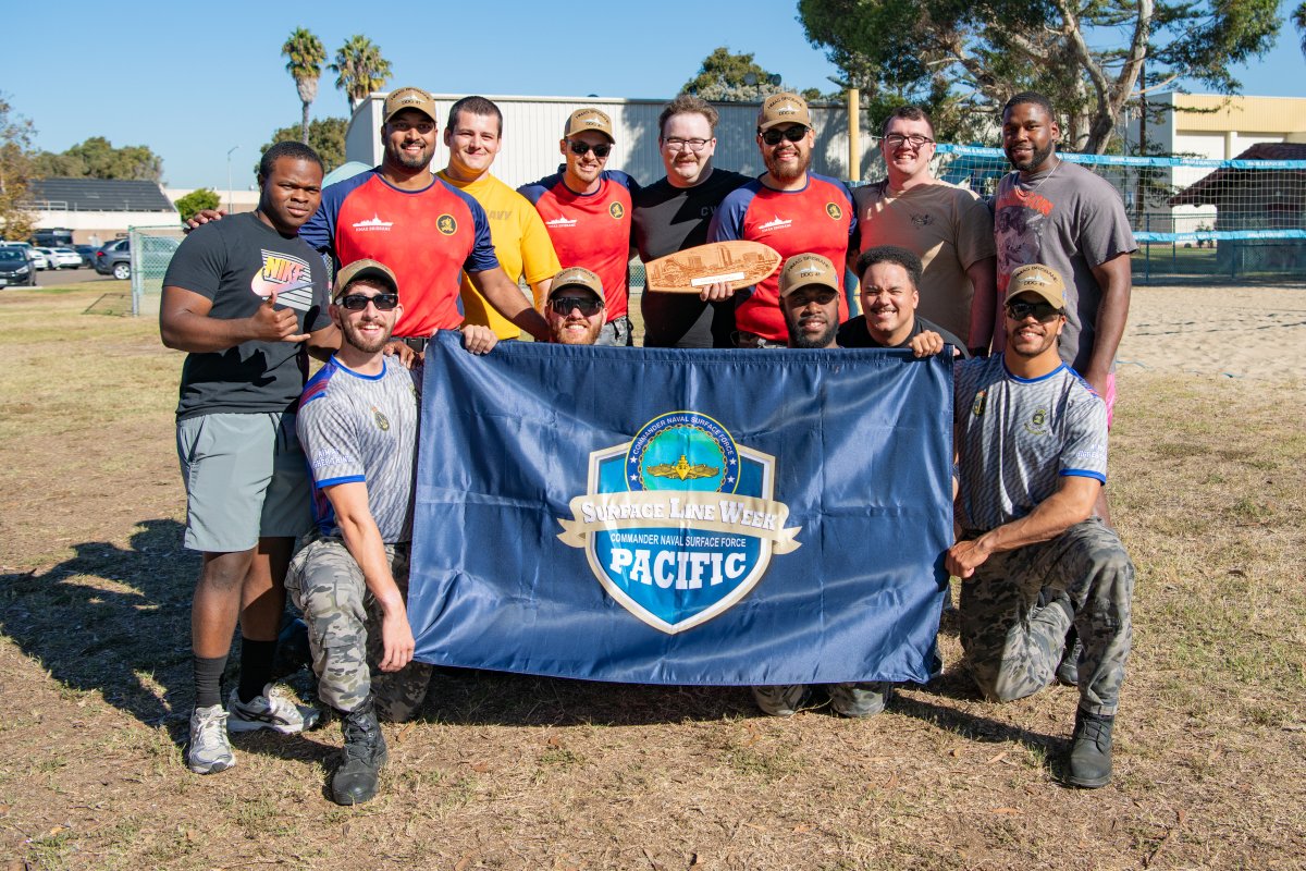 SurfaceWarriors's tweet photo. ⚓ #ICYMI: Surface Warriors and Australian Allies Demonstrate Professionalism and Athleticism 🌊
We're getting close to the end of Surface Line Week. Bravo Zulu to all the participants!
#NavyPartnerships #usnavy #SurfaceWarriors https://t.co/g0UidYi0EF