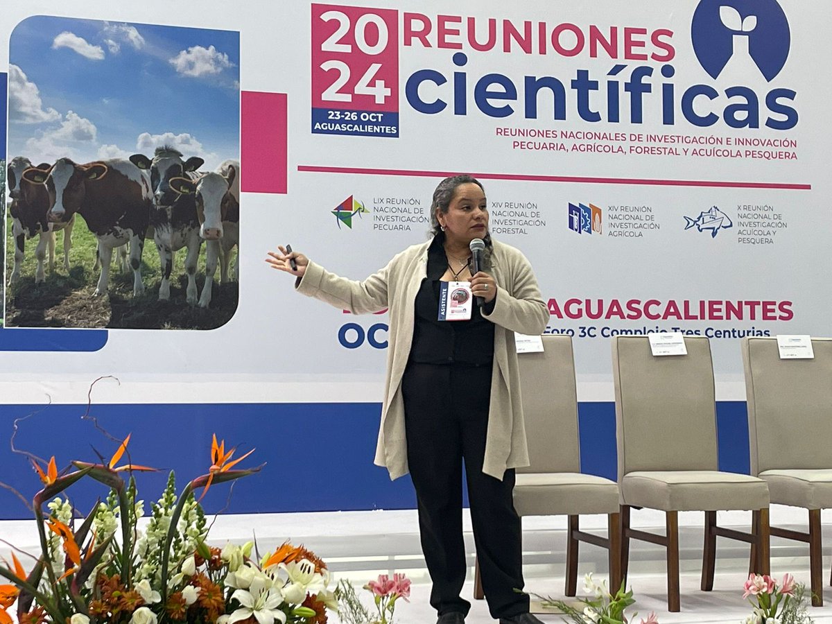 inifap's tweet image. El Dr. Ashutosh Sharma habló sobre "Intervenciones de Circularidad en la Cadena de Suministro de Leche en México", mientras que la Dra. Alma Liz Vargas de la Mora compartió los avances en "#SistemasAgroforestales" para fortalecer la #resiliencia en la producción agropecuaria.