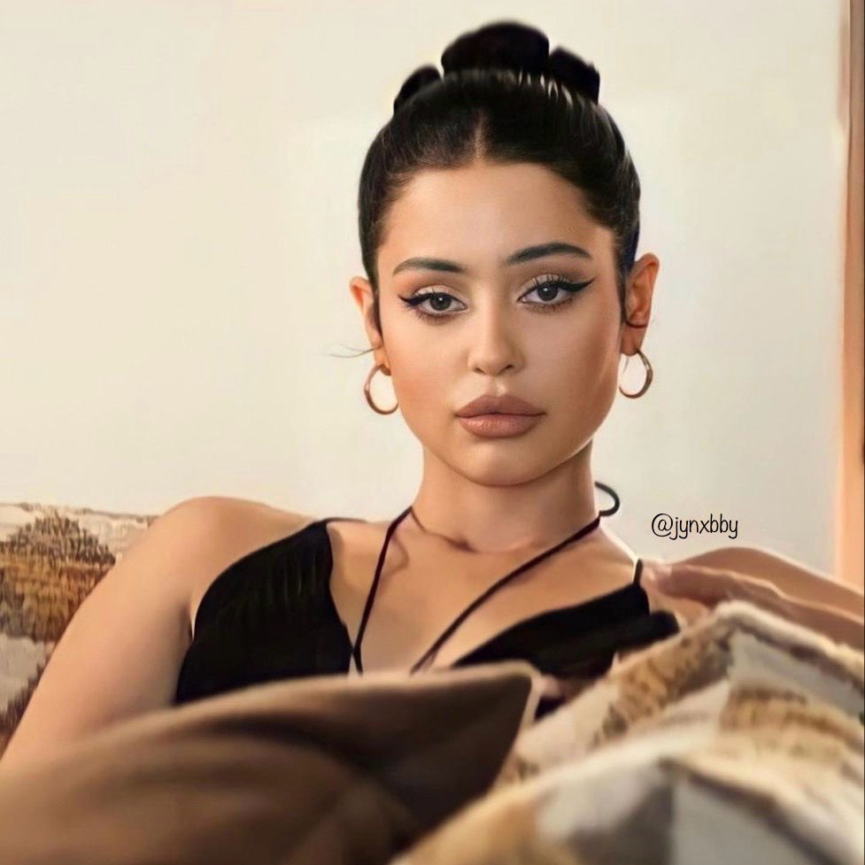 jynxbby's tweet photo. my face when i'm happy, angry, sad, or normal: https://t.co/yKYG2JTlT2