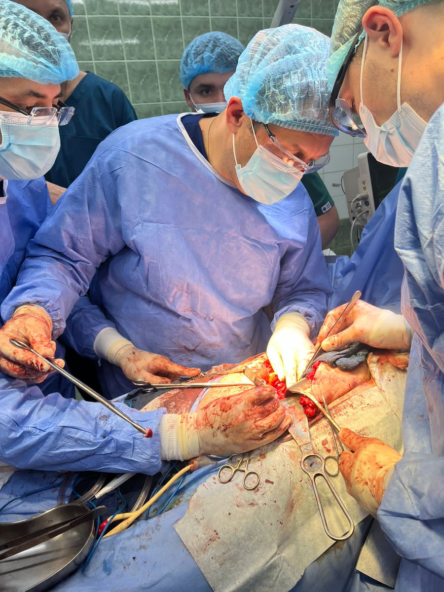 dr_bond_uro's tweet photo. That's ended noble mission the purpose of which was to help Ukrainian🇺🇦 defenders. Proud to be a part of such a great event. Many thanks to our colleagues @GBratslavsky,  @UroRecon, @RamonVirasoro, @podalola, @WagnerA39449159  for their responsiveness, bravery and mentoring💪 https://t.co/kEWlnlVKnP