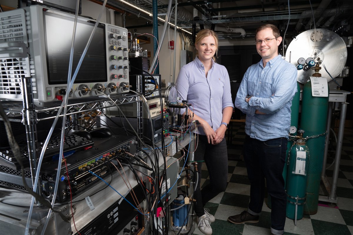 Researchers in the McGuire Group have discovered molecules that store much of the carbon in space - this discovery of pyrene derivatives in a distant interstellar cloud may help to reveal how our own solar system formed.

chemistry.mit.edu/chemistry-news…