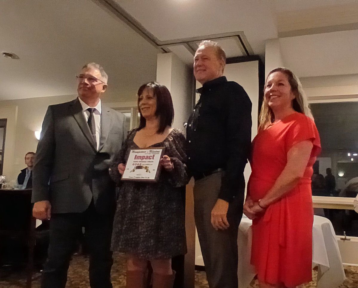 DG_DavidGoodson's tweet image. It was a great evening @SedaliaGolf  @Impact4800 
Was presented our 25 years in business award from @EconomicPettis  - congratulations to all the other companies that were honored as well.  #AnySignAnywhere #AmericanManufacturing