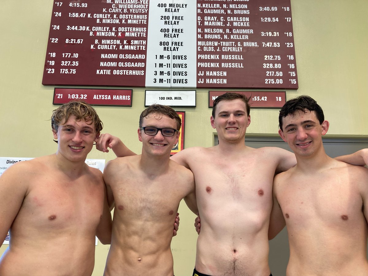 Last Saturday, our relay team of Tristan Blair, Jay Ceperley, Parker Ehrreich, and Carter Pichler broke the school record in the 800 freestyle relay!  

We're back at home tomorrow to face Loras and Iowa Western.   

📰 linktr.ee/simpsonswim 

#rollriversSD #d3swim