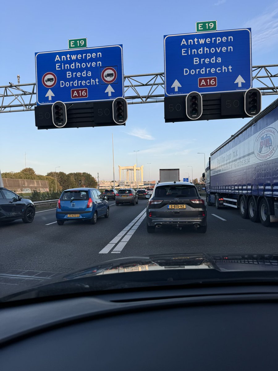 İstanbul trafiğine rahmet okuyoruz 🤦🏼‍♂️