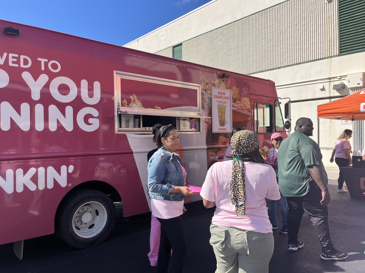 DrThelwell's tweet photo. Appreciating our teachers during Pinktober ๐ท#BlancheEly #DunkinCruiser
Great job securing the cruiser @AndreaSmith0715 ๐ช https://t.co/1uzKkRjmcd