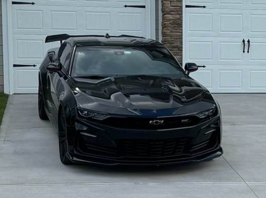 YTGodstatus's tweet photo. How do I convince a company that my camaro needs a new exhaust and it's totally worth sponsoring a washed up roblox youtuber... Pic for reference https://t.co/6MNEZvKDss