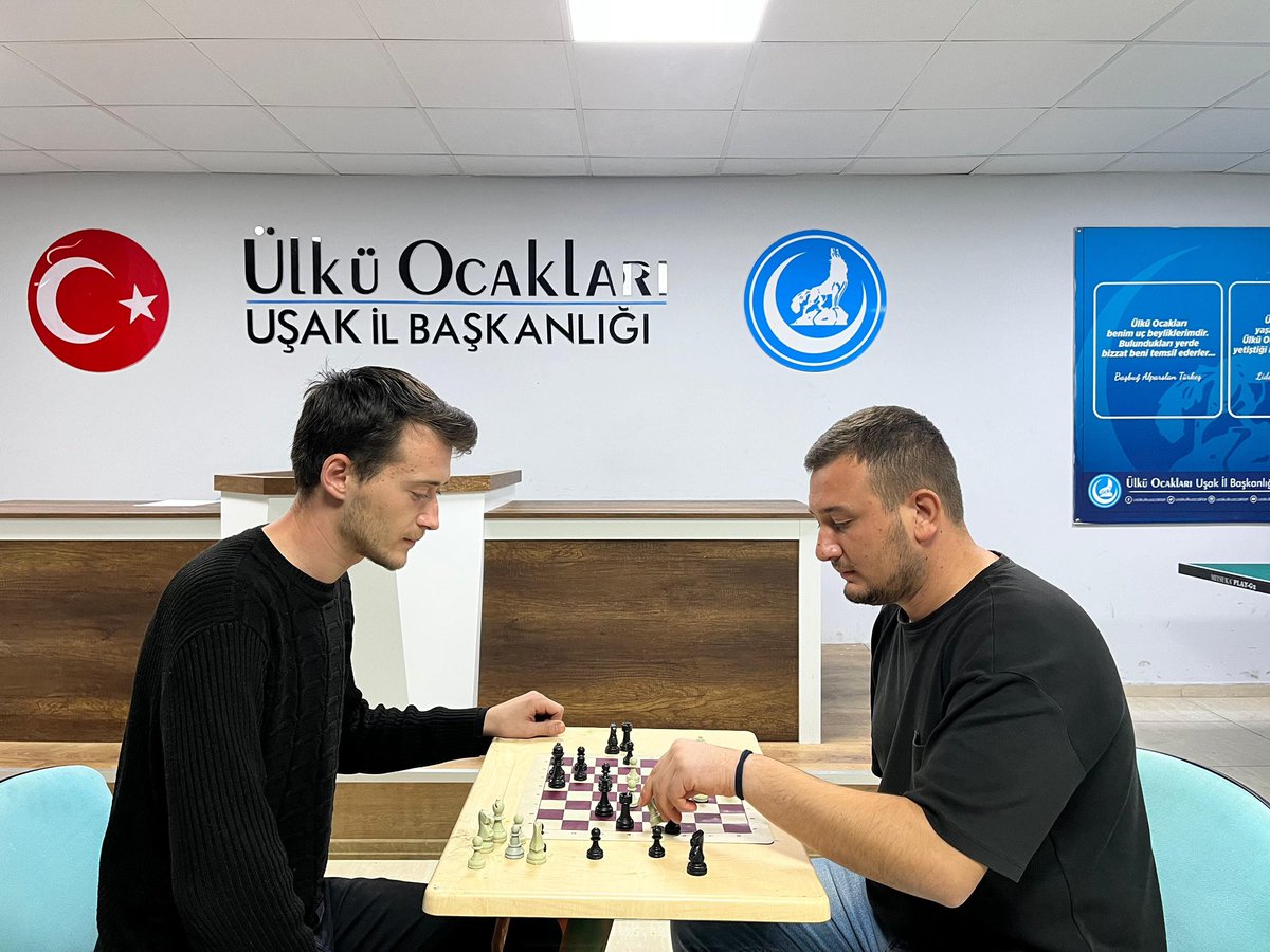 usakulkuocaklar's tweet photo. Ülkü Ocakları Uşak İl Başkanlığı olarak ortaöğretim ve üniversite birimimiz ile satranç turnuvası düzenlenmiştir. https://t.co/rNjwR4DnH2