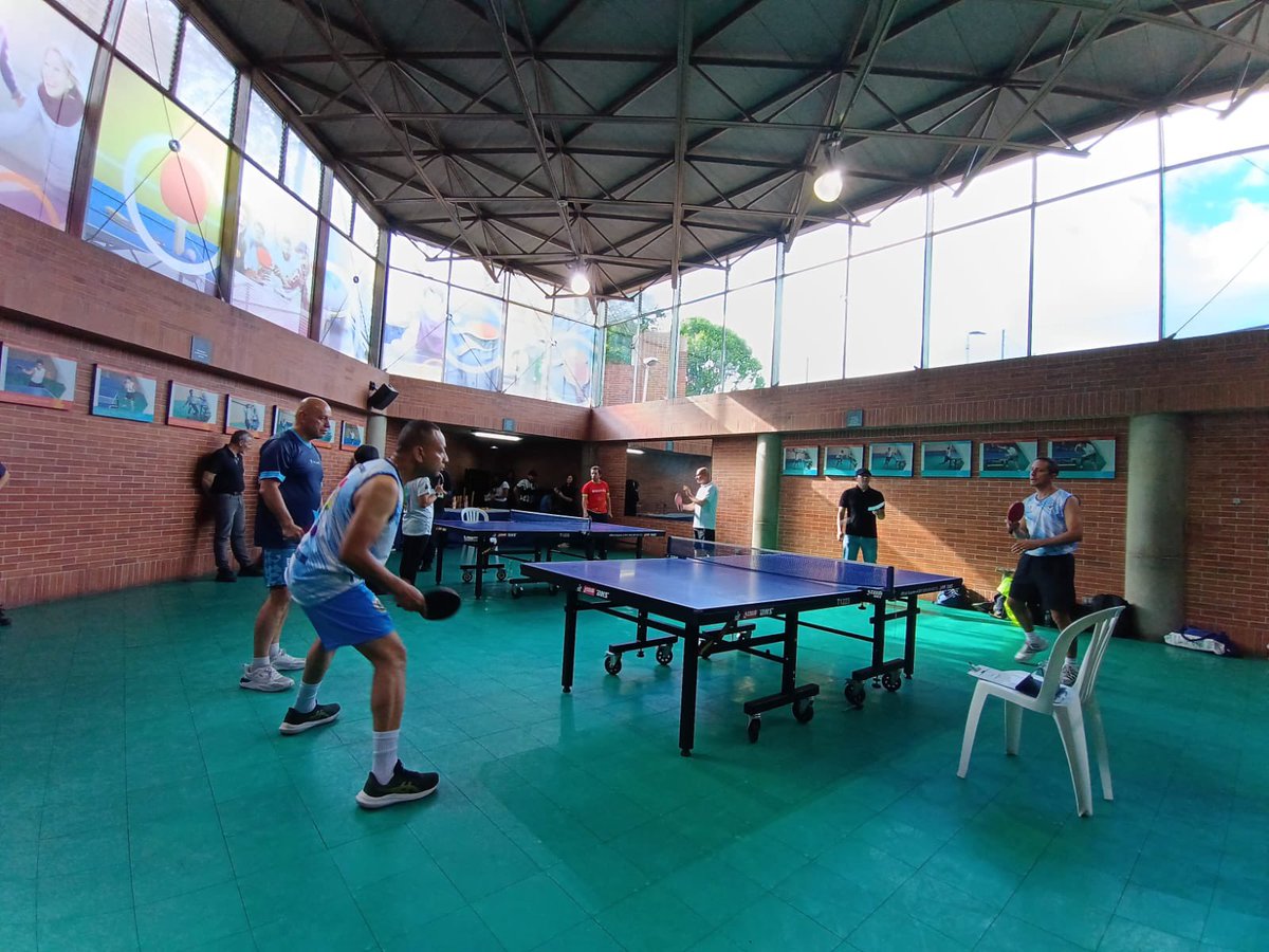 ServicioCivilD's tweet image. ¡La final de tenis de mesa dobles está en plena acción en los #JuegosDeportivosDistritales! En minutos conoceremos a las y los servidores ganadores de esta emocionante competencia. 🎉💪 ¡Gracias por activar el #PoderDelBienEstar en cada disciplina de estos X Juegos Deportivos!