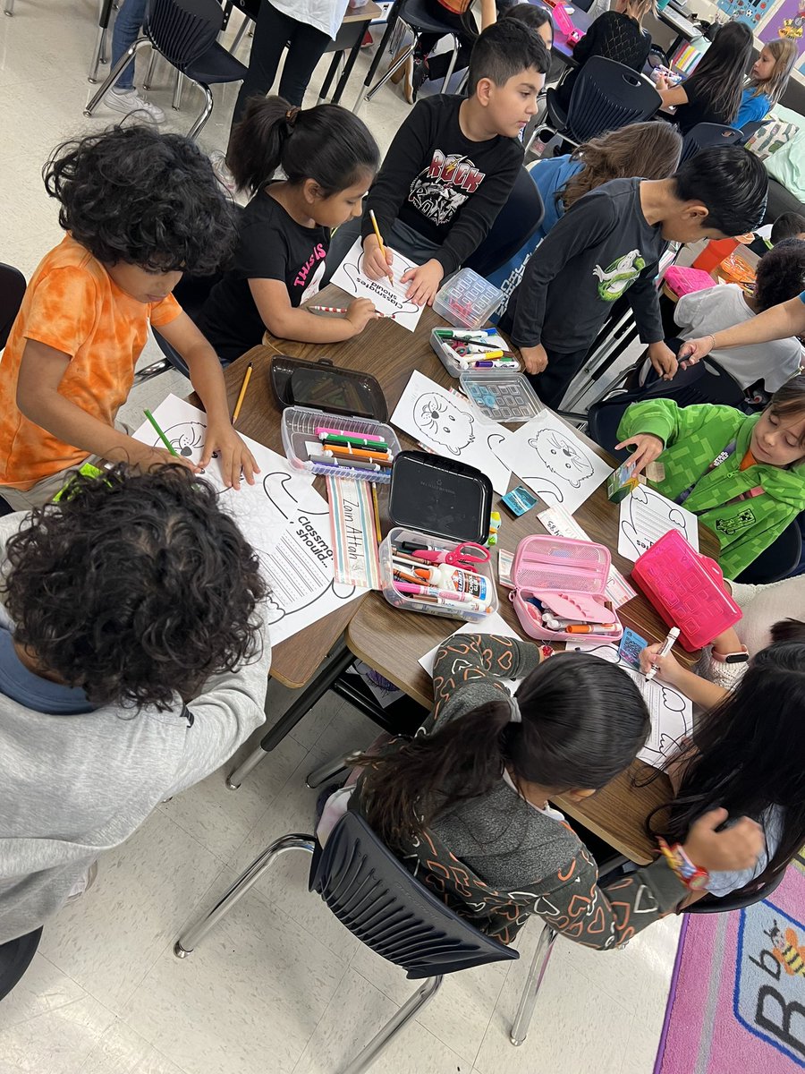 FabulouslyFirst's tweet image. What a beautiful day! Buddy classes and SEL Super Stars🤩 We love purposeful social, emotional learning! 😍 @NISD_SEB #FieldsBuddies @NISDFields