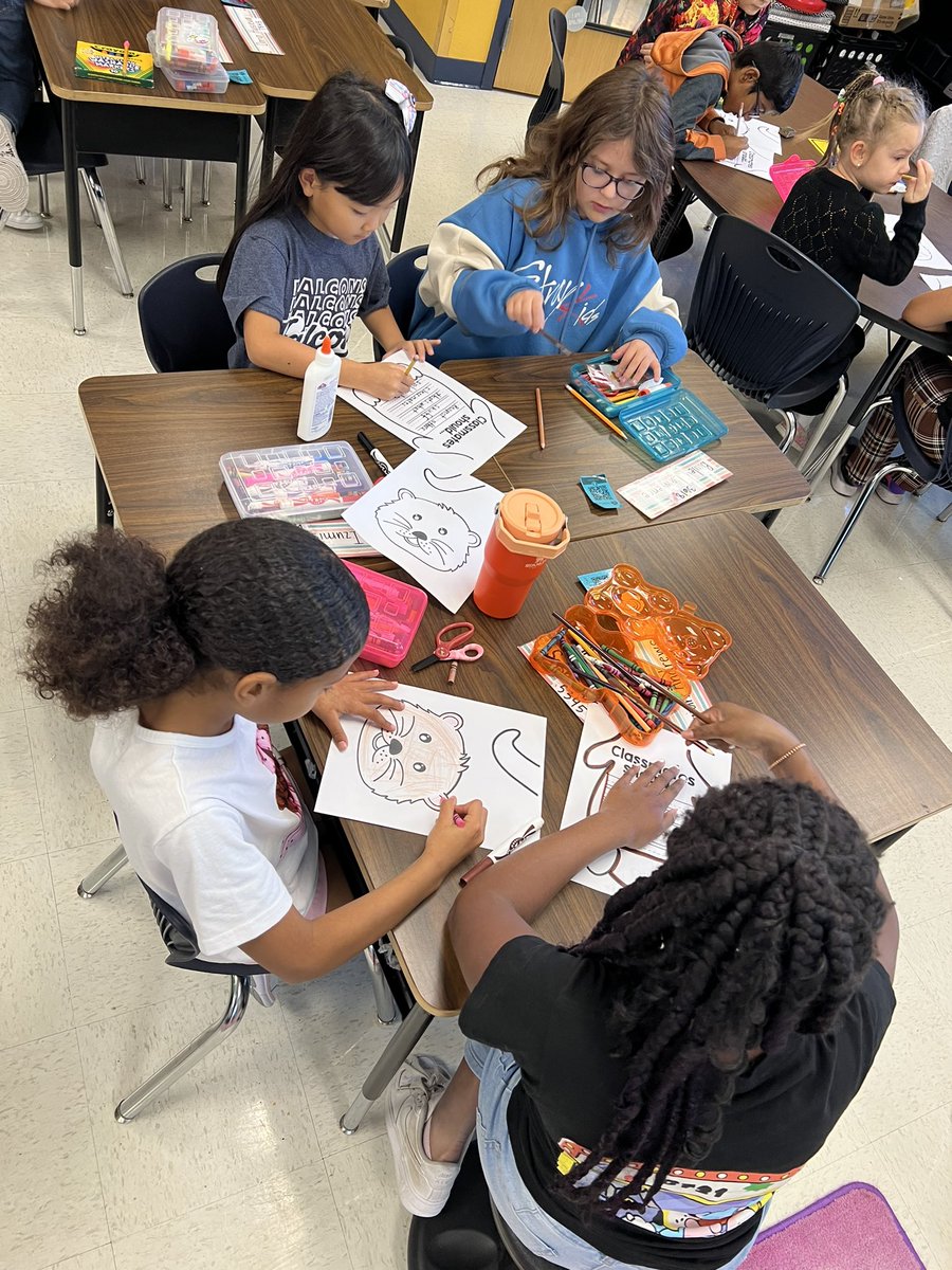 FabulouslyFirst's tweet image. What a beautiful day! Buddy classes and SEL Super Stars🤩 We love purposeful social, emotional learning! 😍 @NISD_SEB #FieldsBuddies @NISDFields