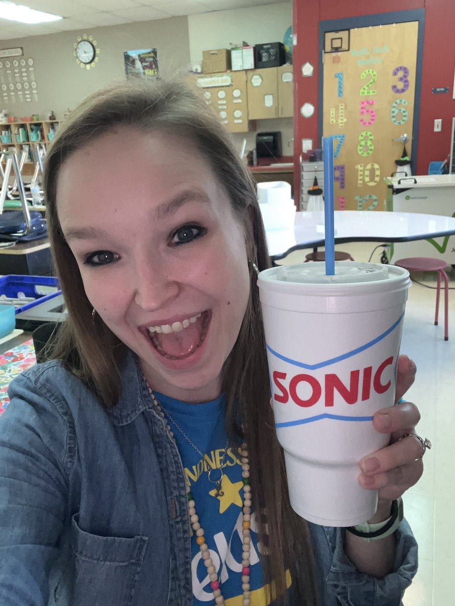 FabulouslyFirst's tweet image. What a beautiful day! Buddy classes and SEL Super Stars🤩 We love purposeful social, emotional learning! 😍 @NISD_SEB #FieldsBuddies @NISDFields