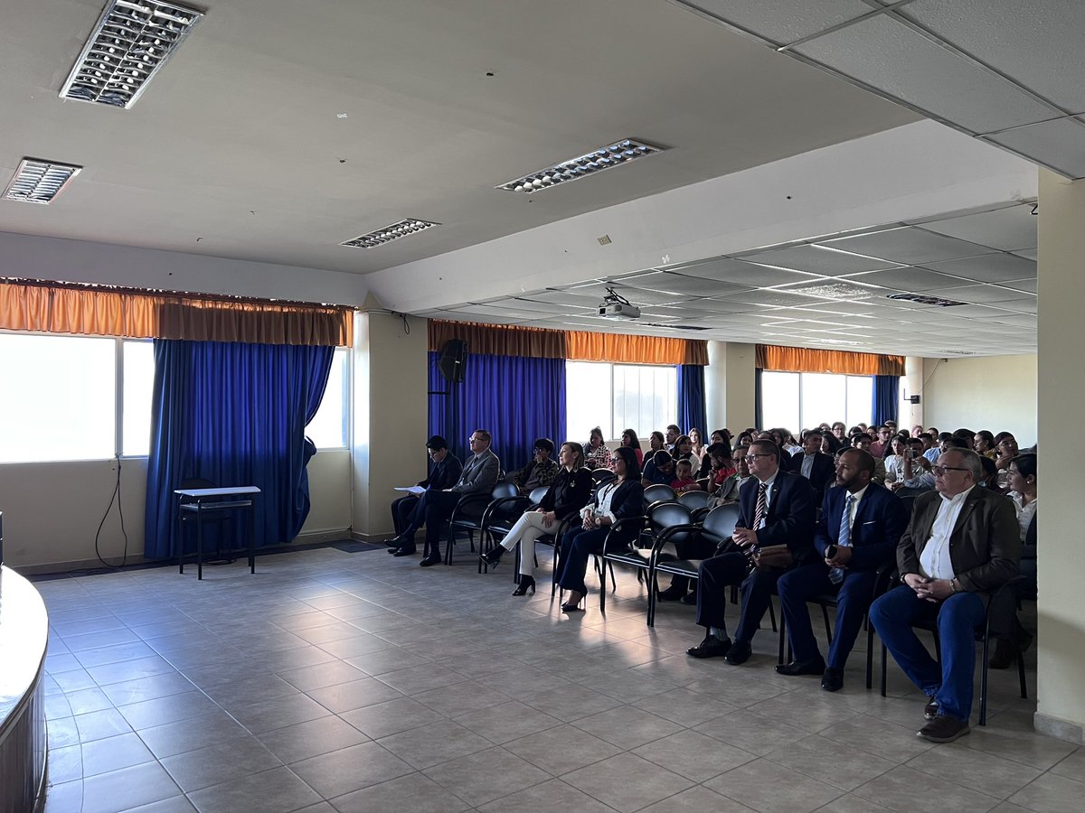 #Academia 
La Carrera de Comunicación realiza un conversatorio en coordinación con la Embajada de Cuba denominado “Una mirada a Cuba hoy: entre el bloqueo y la construcción socialista”
#Ecuador 
#Cuba
#SomosComunicación