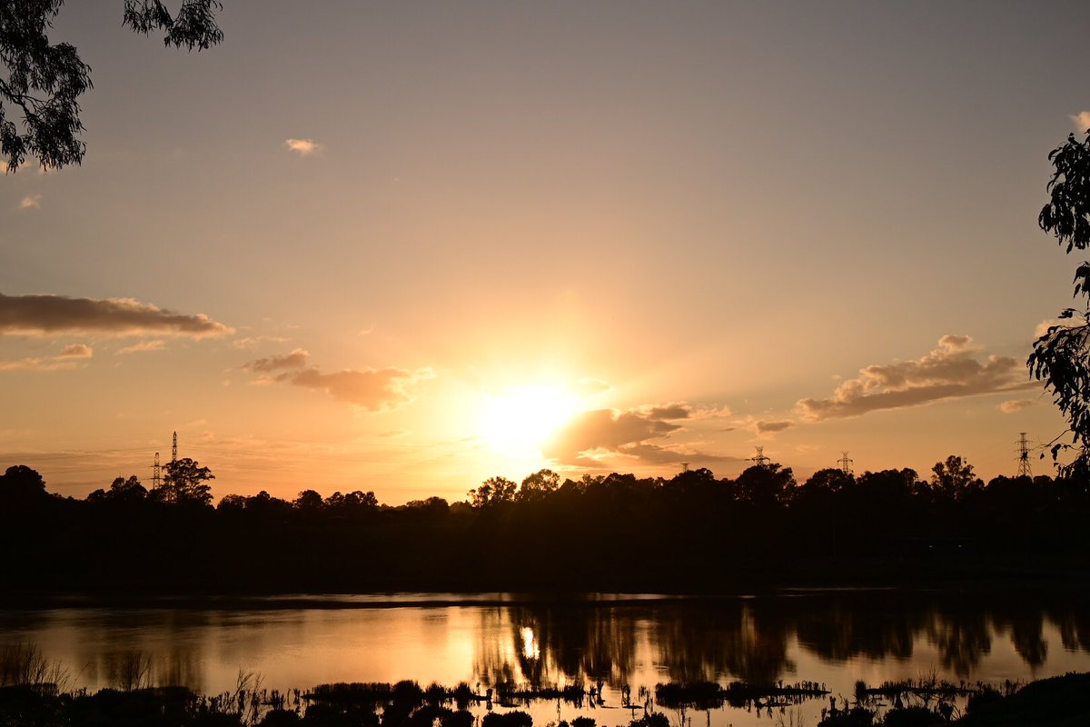GeorgeSz12's tweet photo. Hi All,
Good Morning on this Saturday
Sunrise this morning from the Brisbane River Bank
Have a great day
#sunrie #brisbaneriverbank
#nikonz6ii #z6ii #mynikonlife
@olivia_brisbane @DiQld
@HarleyRozeBBW https://t.co/55owgvLytg