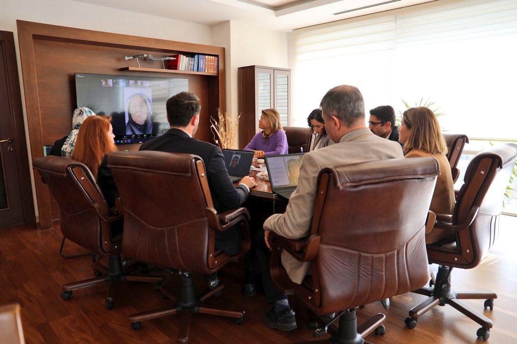 Otizm sivil toplum kuruluşları ile online dijital platform üzerinden istişare toplantısı gerçekleştirerek talep ve ihtiyaçlarımızı değerlendirdik. 

Özel gereksinimli evlatlarımız için gönüllülük esaslı hizmet kanalları geliştirerek onların dertlerine derman olan derneklerimize