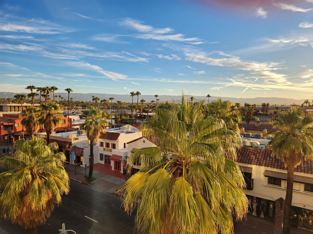 A beautiful place to learn some #hemepath! In Palm Springs with <a href="/TheUSCAP/">USCAP</a>, <a href="/jrcookMDPhD/">James Cook</a>, and Drs. Becky King and Kathy Calvo