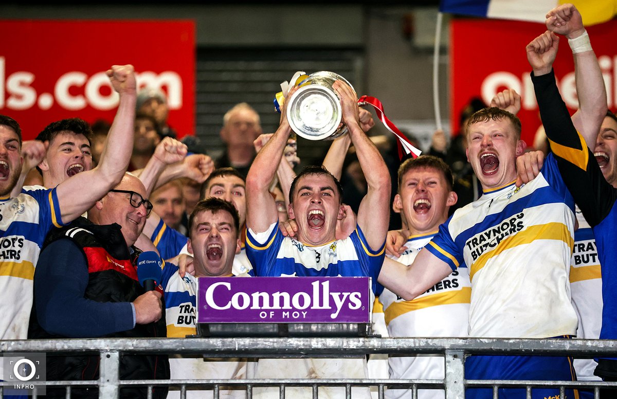 Super scenes tonight as <a href="/ErrigalCiaran1/">Errigal Ciaran GAC</a> are crowned <a href="/TyroneGAALive/">Tyrone GAA</a> senior football champions!! (📸 <a href="/JohnMcVittyPix/">John McVitty</a>)