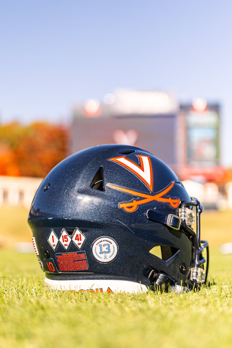 In honor of Tylee Craft and his memory, we will be wearing these special decals on our helmets for tomorrow’s game against UNC. #TyleeStrongForever 

#UVAStrong | #GoHoos⚔️