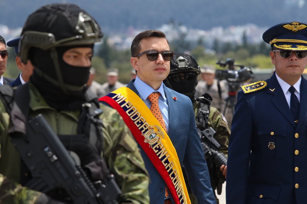 afsprensa's tweet photo. (A.F.S) 25-10-2024 LAFuerza Aerea Ecuatoriana conmemoró su centecimo cuarto aniversario con la presencia,del Presidente de la República Daniel Novoa Azin. Juan Cuji Santillan fue  ascendio al grado de Brigadier General  /Foto Alberto Suarez https://t.co/d8dwiTF516