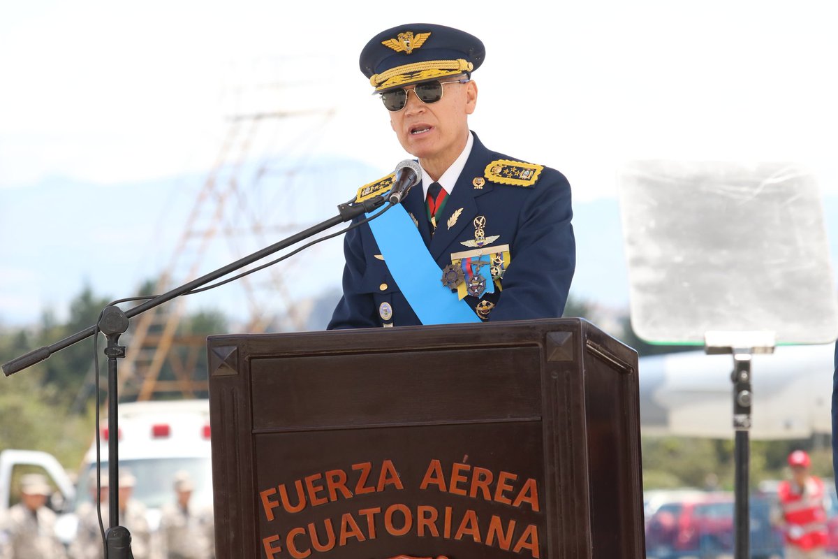 afsprensa's tweet photo. (A.F.S) 25-10-2024 LAFuerza Aerea Ecuatoriana conmemoró su centecimo cuarto aniversario con la presencia,del Presidente de la República Daniel Novoa Azin. Juan Cuji Santillan fue  ascendio al grado de Brigadier General  /Foto Alberto Suarez https://t.co/d8dwiTF516